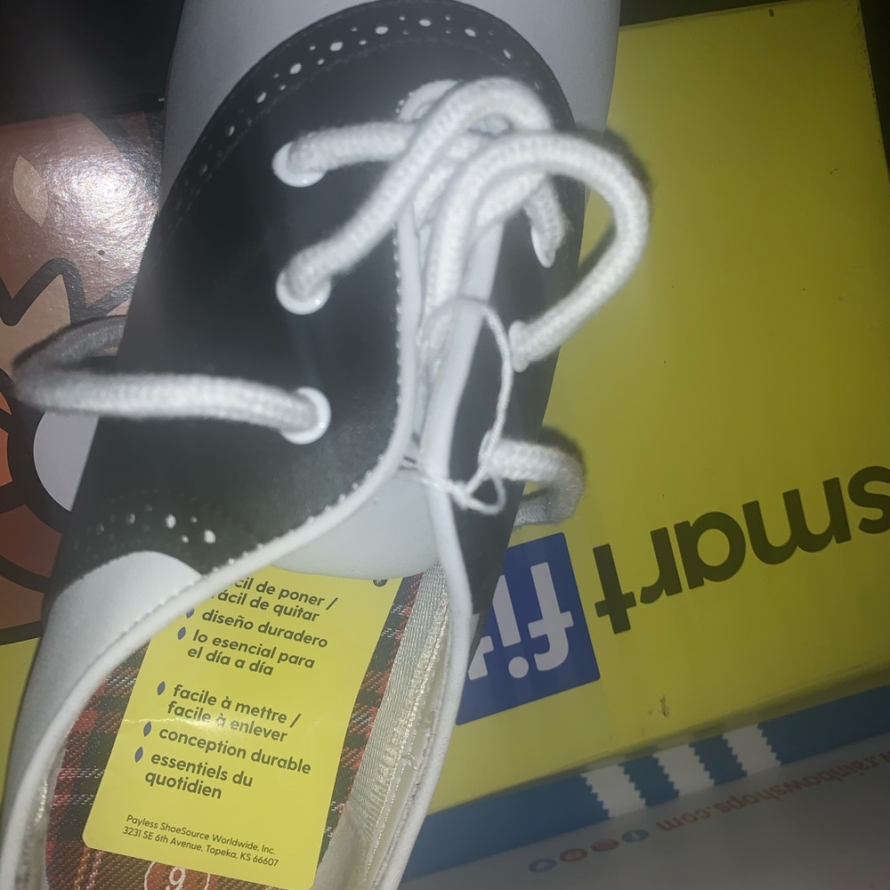 Shoe’s - Picture 4 of 4